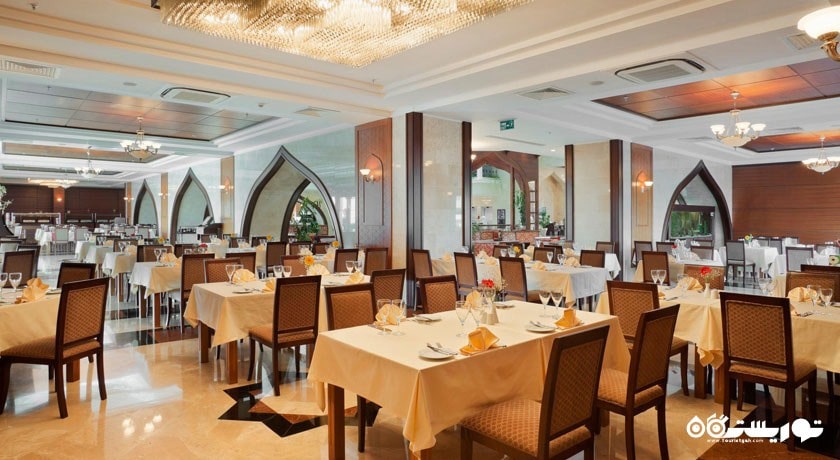 رستروان کرون هتل کرون پلازا